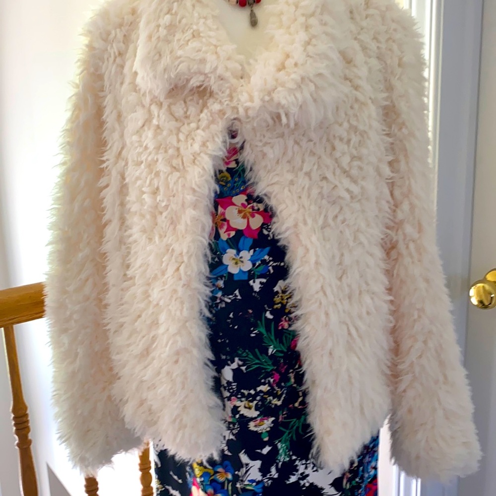 Guess Fashion Fluffy Faux Fur Jacket🌹